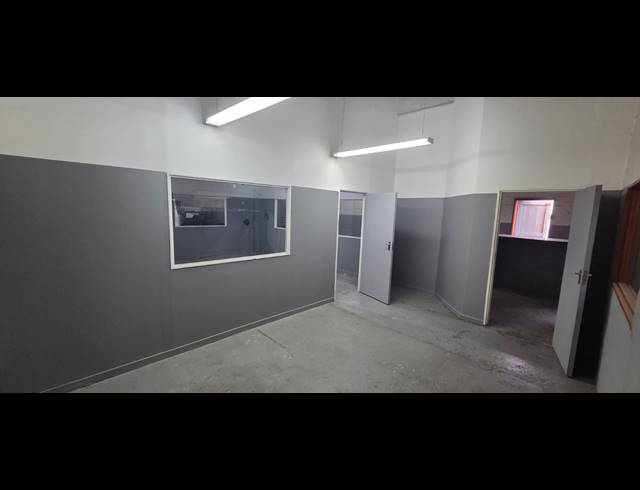 318M² WAREHOUSE TO LET IN WELLINGTON CENTRAL